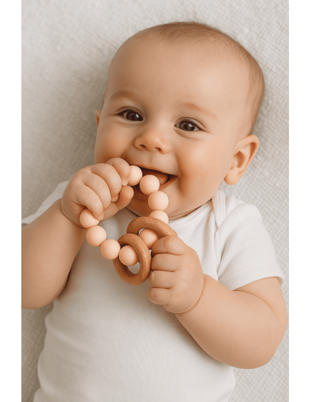 Udržitelný dárek pro miminko: 2 mušelínové plenky, kousátko a růžový klip na dudlík