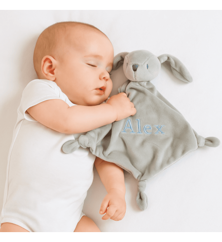 Dárková Krabička pro Miminko s Vyšívaným Mazlíkem a Ponožkami – Personalizovaný Dárek k Narození