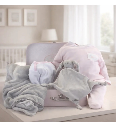 Dárkový set: deka se jménem, pyžamo a body | Praktický dárek pro novorozence