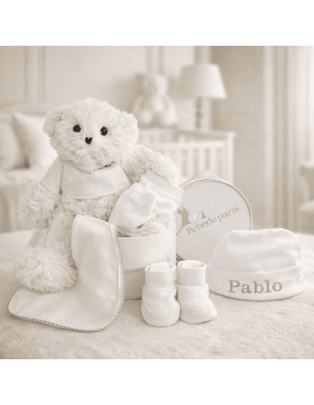 Dárkový set pro miminko: capáčky, rukavičky a čepička + plyšák v retro krabičce