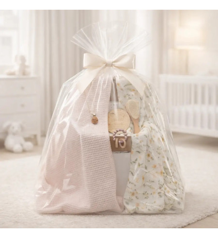 Udržitelný dárek pro miminko: 2 mušelínové plenky, kousátko a růžový klip na dudlík